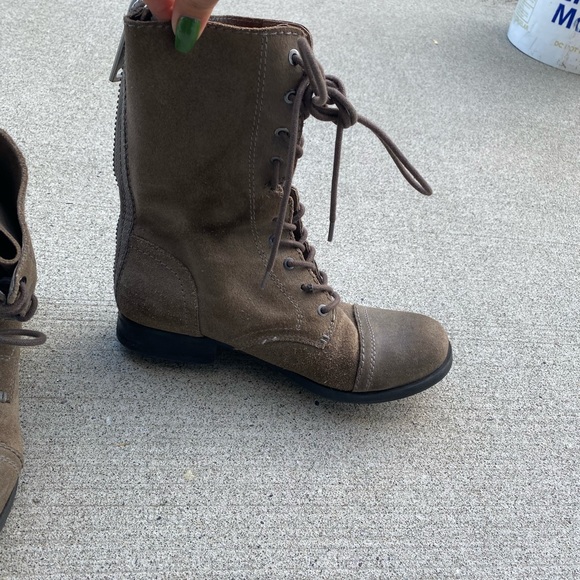 ALDO women’s combat boots - Picture 3 of 4
